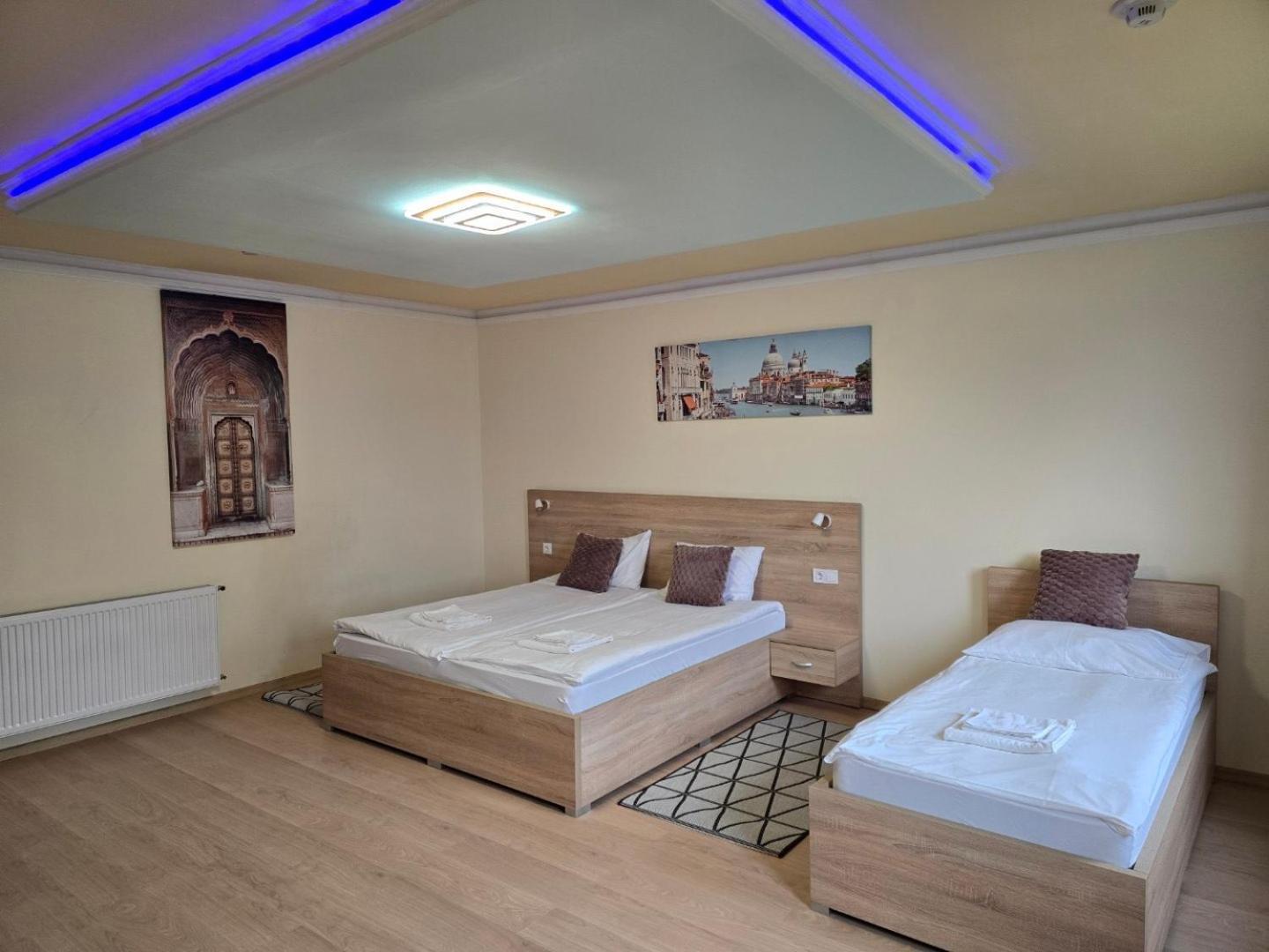 Hotel Bibic Es Tueskevar Etterem Es Horgaszto Nyíregyháza 外观 照片