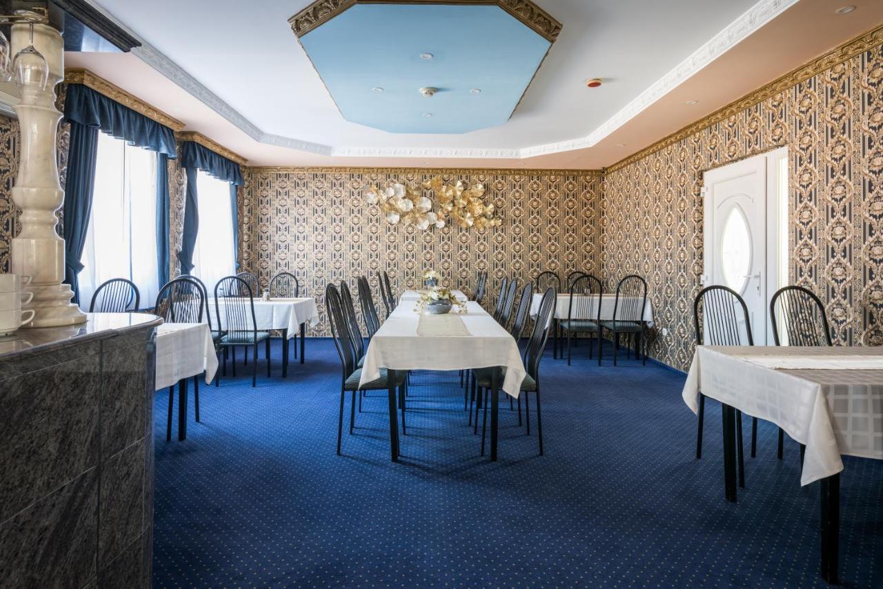 Hotel Bibic Es Tueskevar Etterem Es Horgaszto Nyíregyháza 外观 照片